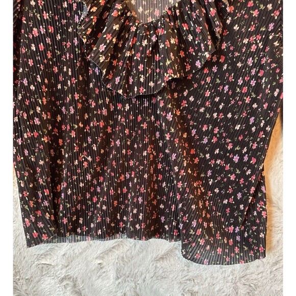 MNG Mango Pleated Floral Blouse Relaxed V-Neck Black Cottage Women Medium - Picture 6 of 11